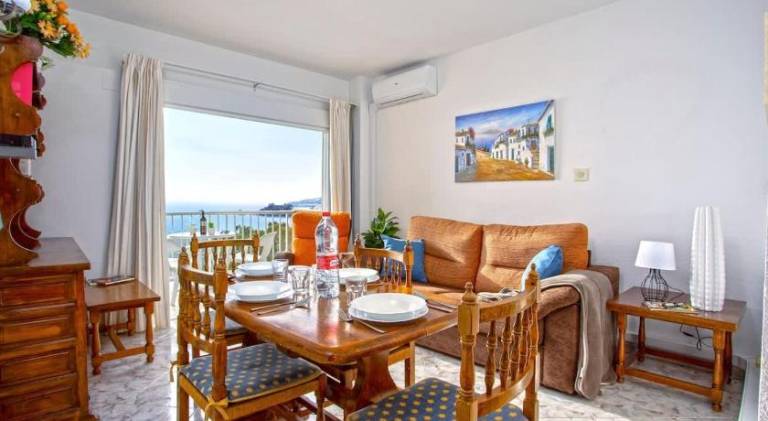 Rental apartment with pool & yard — photo 4