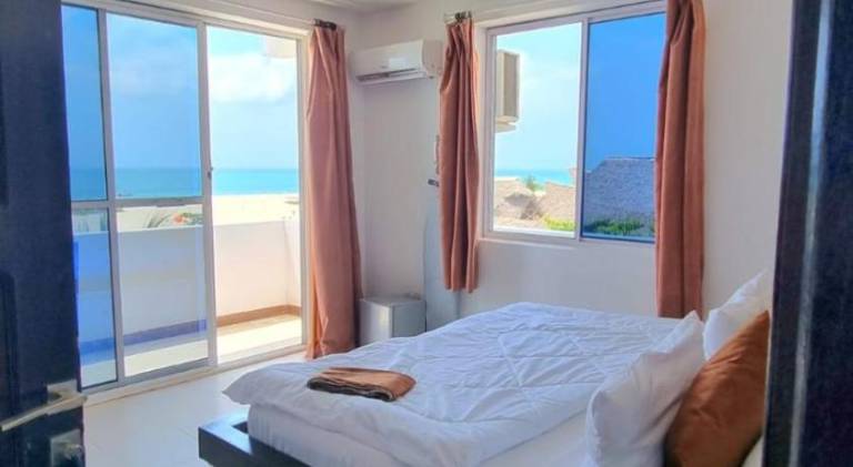SunSeaBar Beach Resort — photo 2