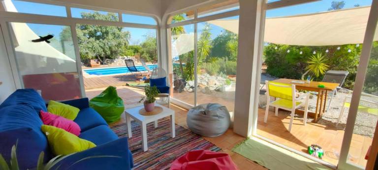 Vacation home with pool, barbecue & garden — photo 3