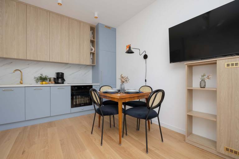 Wandy 8 Warszawa Family Apartment in Saska K pa Bright Functional Interiors Balcony — photo 3
