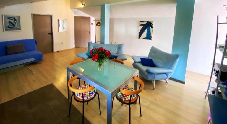 Rental apartment with patio, barbeque & yard — photo 3
