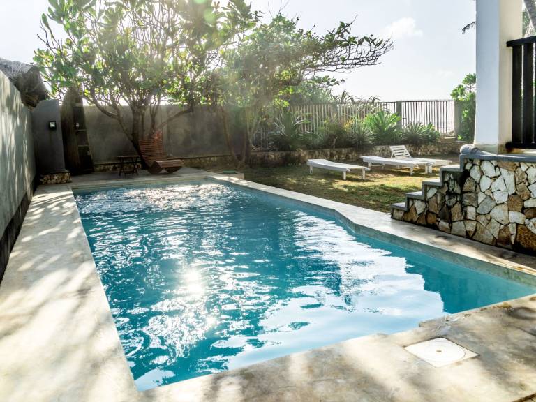 Holiday apartment with terrace, pool & yard — photo 3