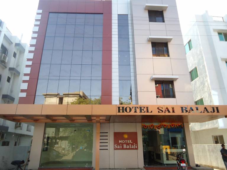 Hotel Sai Balaji in Rahata