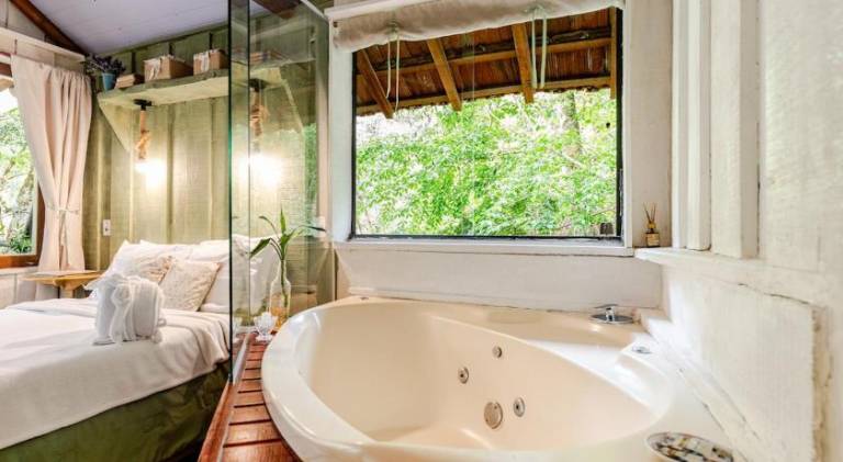 Beautiful chalet with jacuzzi | Pets allowed — photo 2