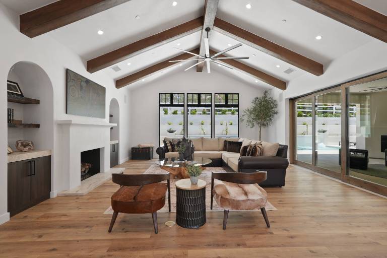 Family-friendly wonderful villa with hot tub, private pool & grill | Lake view | Dogs allowed — photo 2