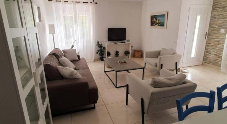 Charming rental apartment with pool, patio & yard | Close to the beach | Pets allowed — photo 5