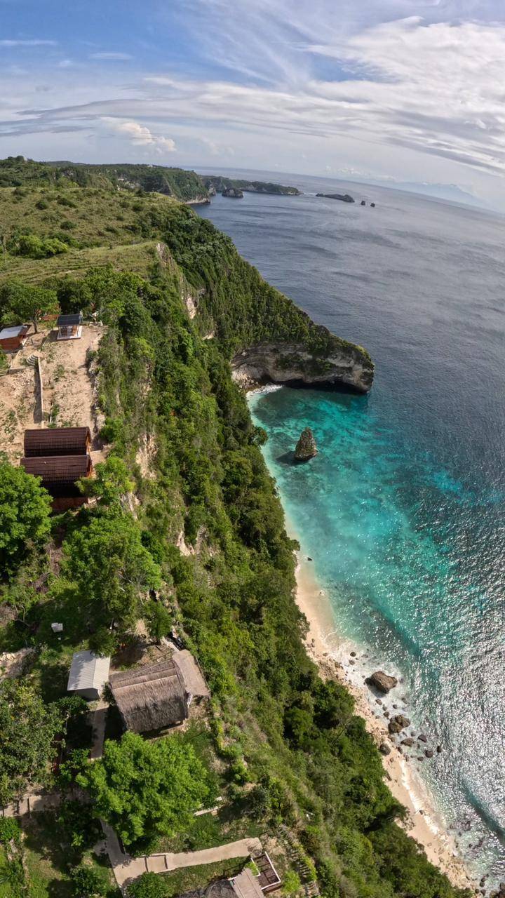 Suwehan Beach Cliff House in Penida Island