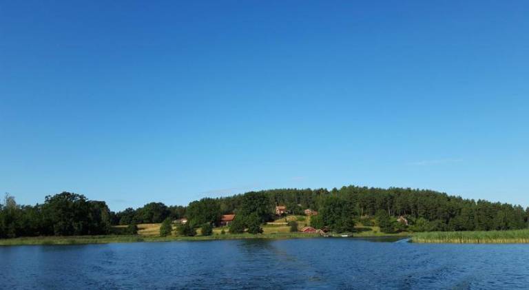 Gardsholmen- Cabin on privately owned island "Eken"- boat included in Vastervik