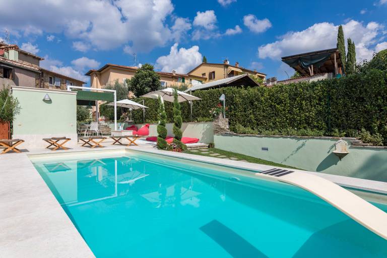 Villa with yard, private pool & BBQ | Mountain view — photo 5