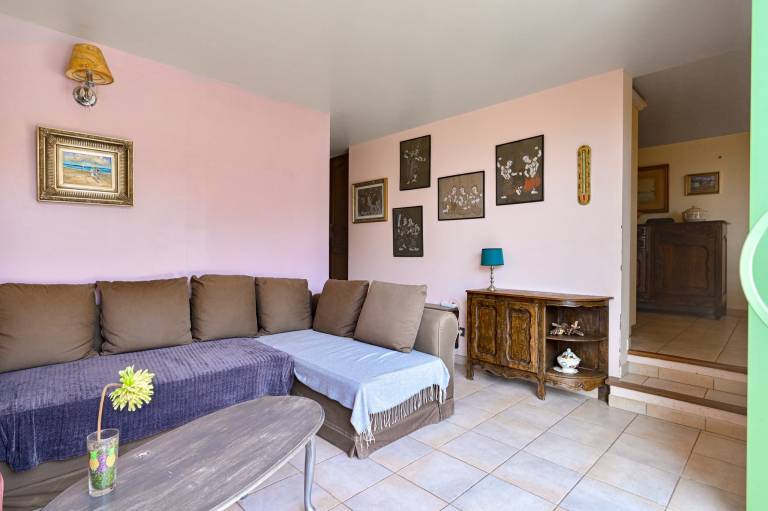 Holiday Home 'Les Cigales' with Private Terrace, Wi-Fi and Air Conditioning — photo 4