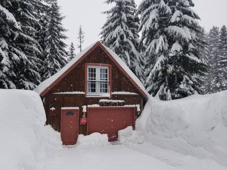 House Snoqualmie Pass
