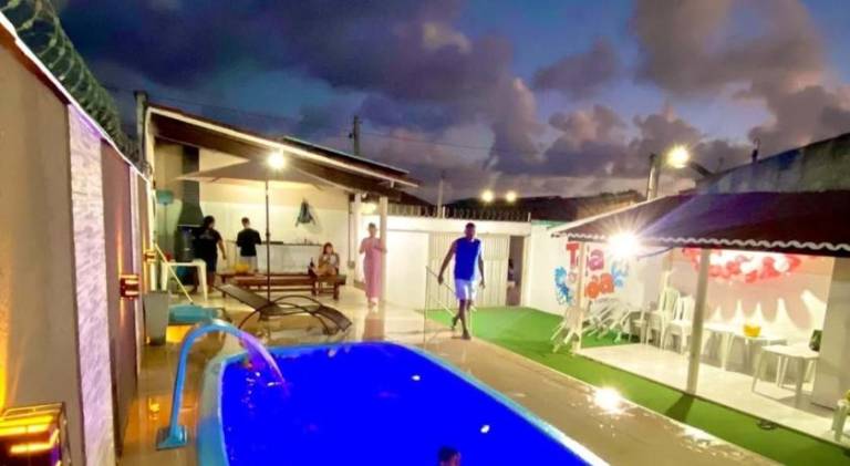 Chalet with pool — photo 4