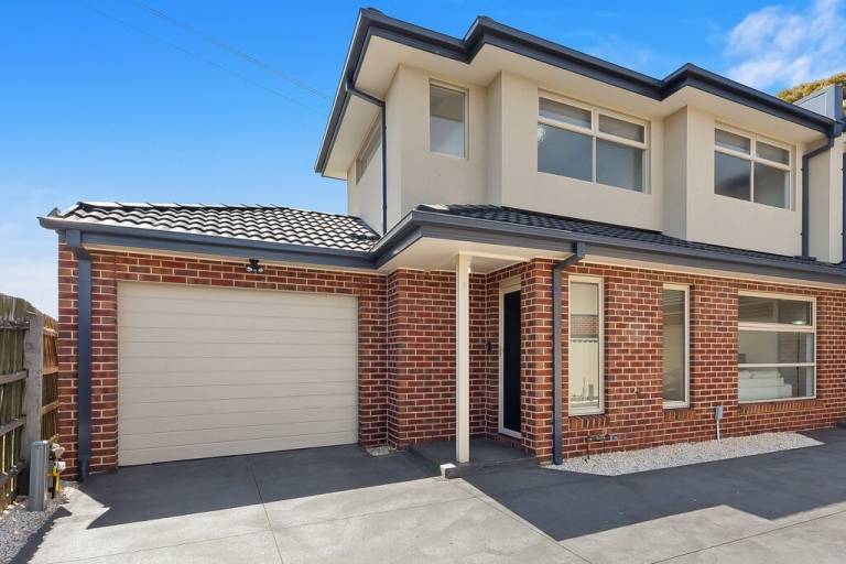 House Taylors Lakes