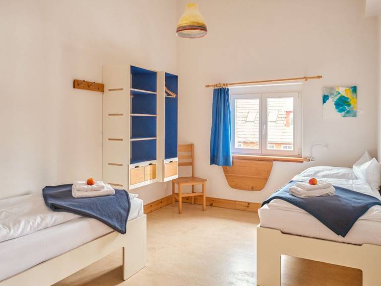 Zweibettzimmer 1 blau