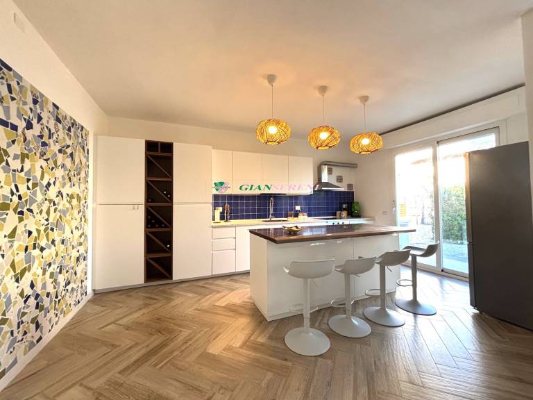 Apartment in a semi-detached house with independent entrance. — photo 3