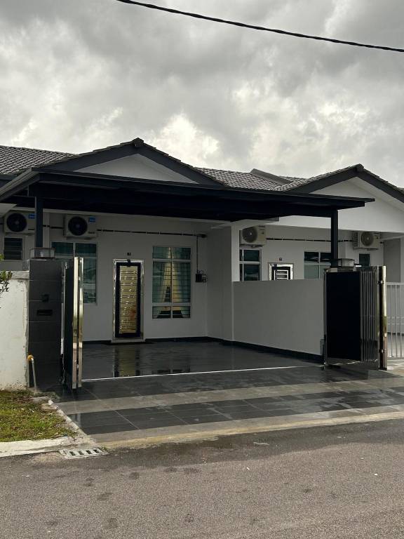 1400 m&sup2; Ferienhaus