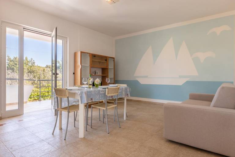 Apartment with barbecue, yard & pool — photo 3