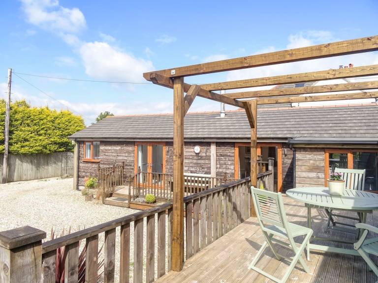 Child-friendly cottage with yard | Pets allowed — photo 2