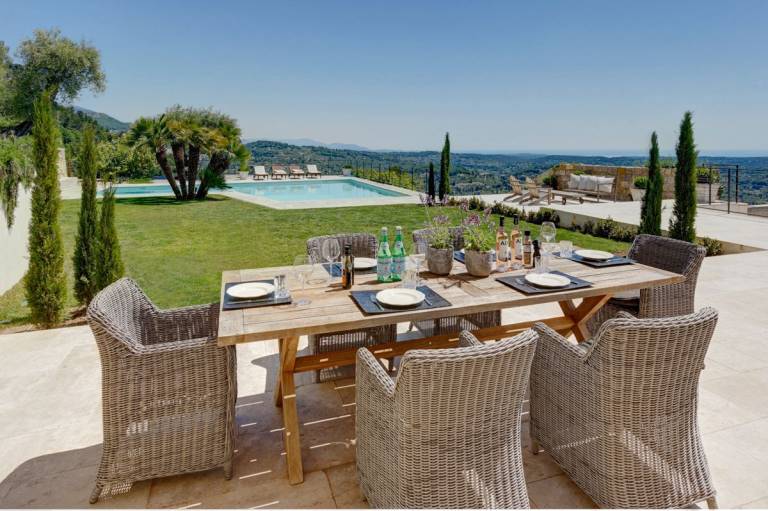 Family-oriented charming villa with private pool, yard & terrace | Pet-friendly — photo 2