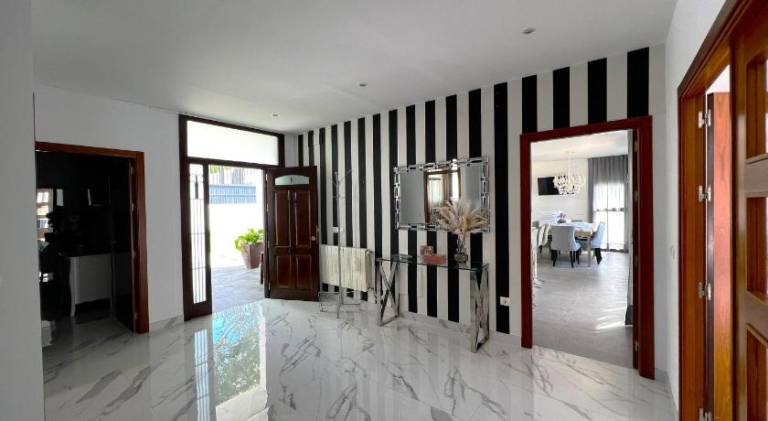 Fully equipped pleasant rental apartment with private pool, garden & terrace | Suitable for remote work | Pets are welcome — photo 3