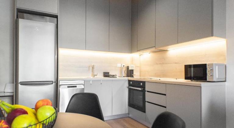 Stylish and Renovated Retreat in Thessaloniki: Cozy Apartment at Ioulianou 33 — photo 4