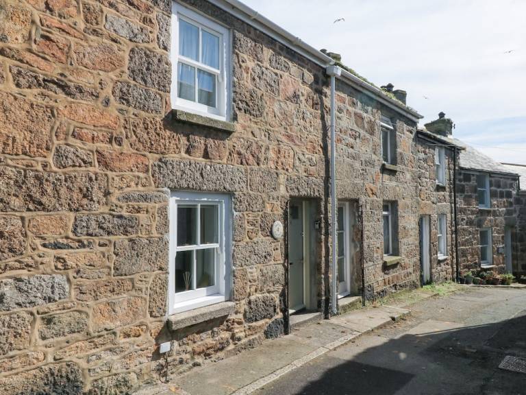 Cottage Mousehole