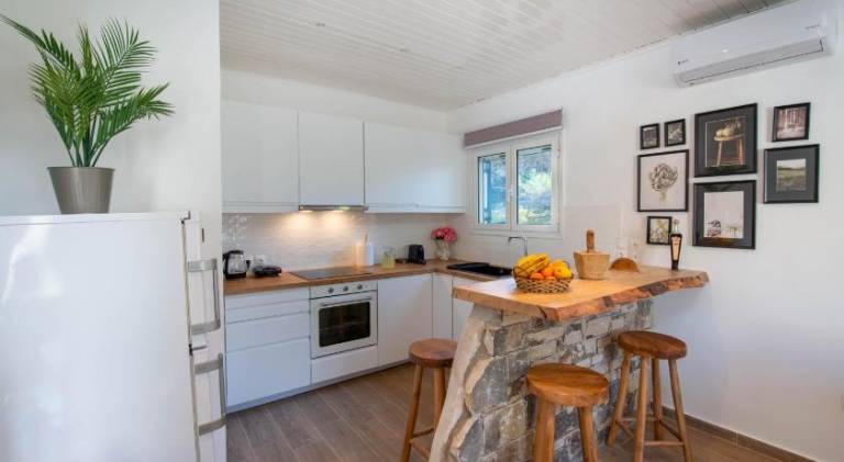 Vacation home with patio — photo 4