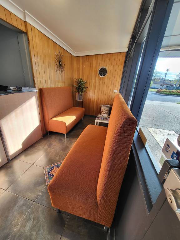 Motel Queanbeyan City Council