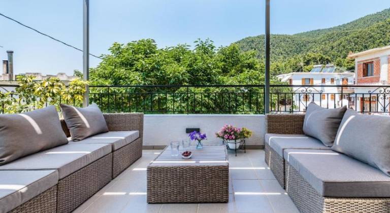 Villa with pool — photo 3