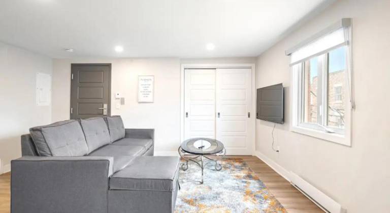 DUPLEX 6 BEDROOMS IN HEART OF PLATEAU MONT-ROYAL in Montréal, QC