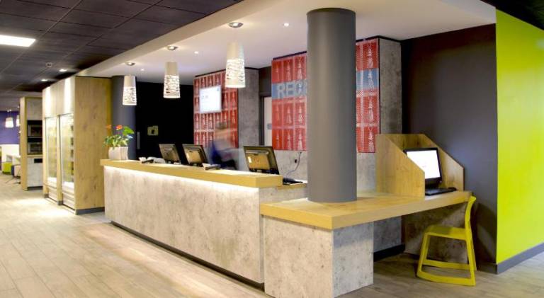Ibis budget Manchester Salford Quays — photo 2