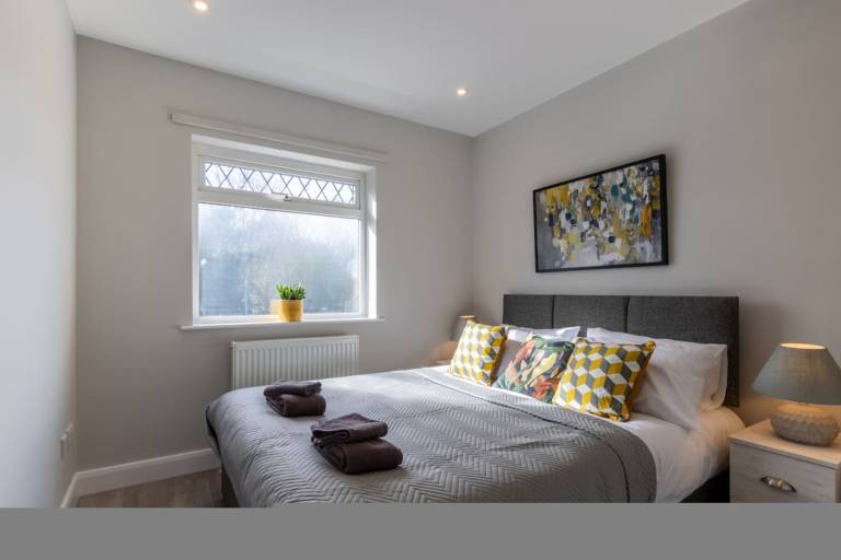 Altham Place Fully Refurbished 2 Bath Bungalow