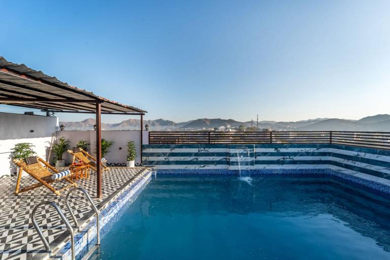 Hotel Dosa plaza in Udaipur