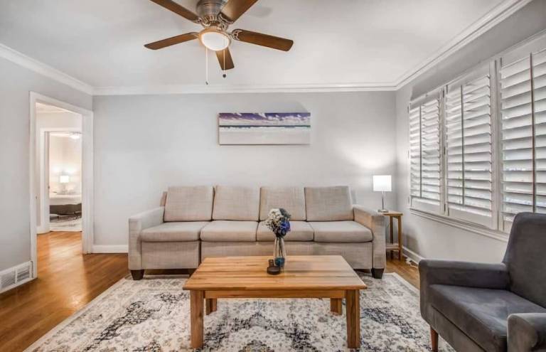 House  Colonial Acres