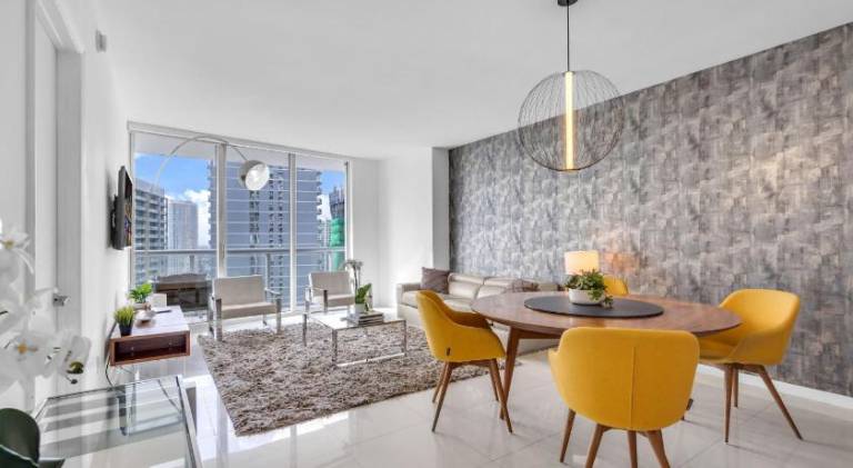 Holiday apartment with pool | Near Bayfront Park in Miami, FL