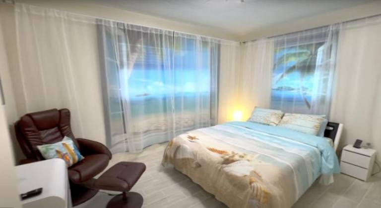 Escape near to Siesta Key with Hot Tub, BBQ, and Fire pit in Sarasota, FL