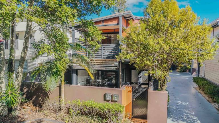 House  Hastings Point