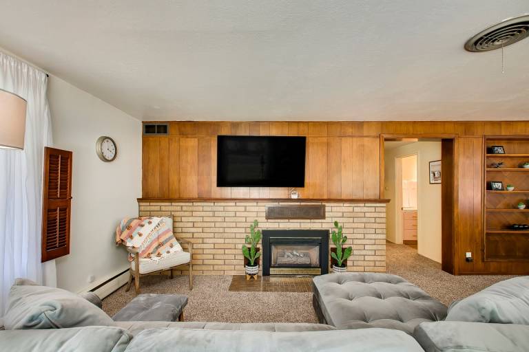 HabitueHomes - Eagle Rock Base Camp — photo 2