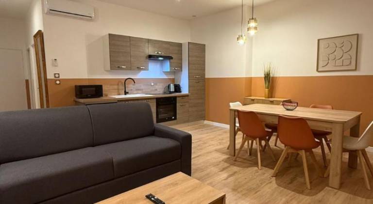 Holiday apartment with 3 rooms for 7 persons in Aubiere