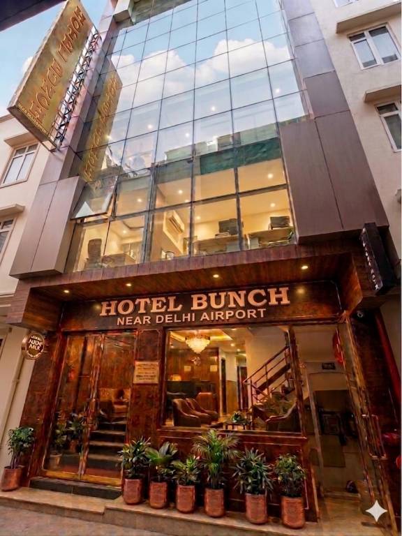 Hotel Bunch Near Delhi Airport in New Delhi