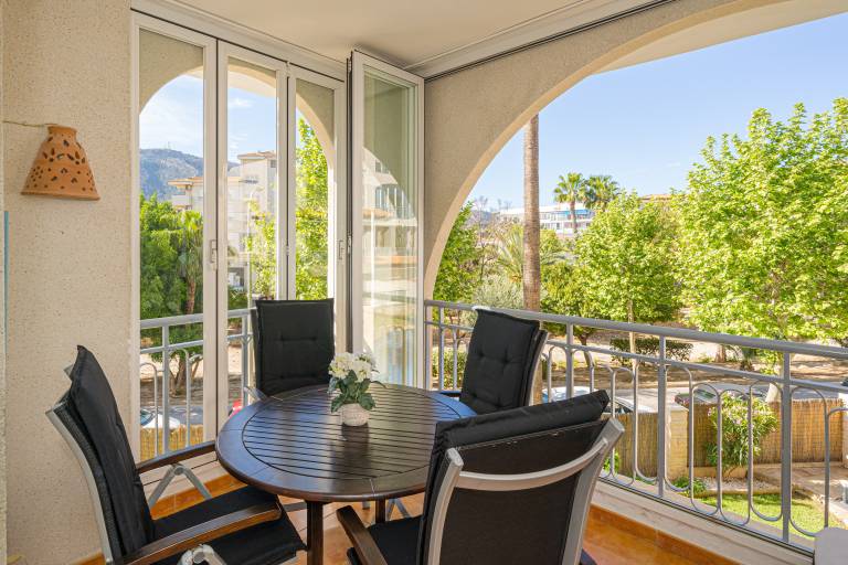 Fully equipped beautiful holiday apartment with patio, yard & pool | Mountain view | Dogs allowed — photo 2