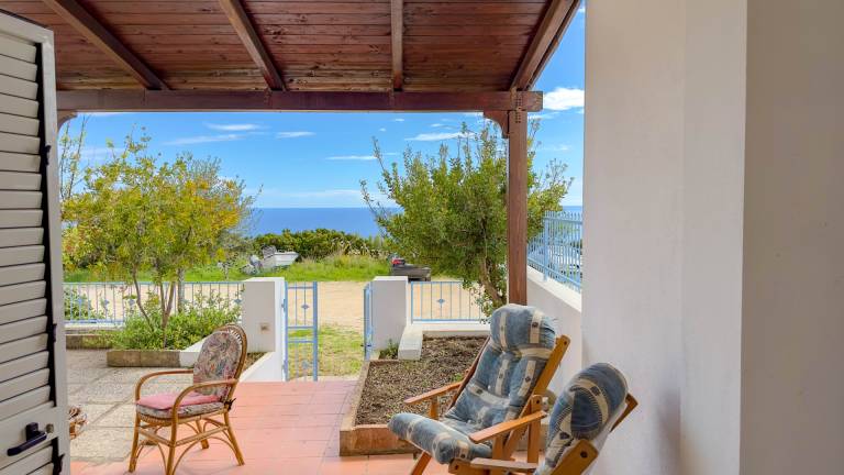 Holiday apartment with patio | Beach view — photo 3