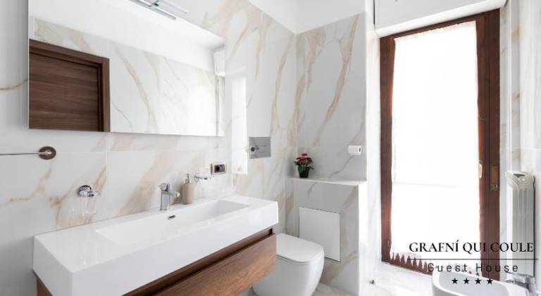 Grafni Qui Coule Guest House - Fiumicino Aeroporto Terminal, Nuova Fiera di Roma, private bathroom — photo 2