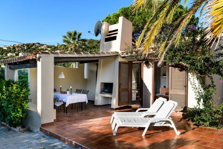 Charming villa with terrace, BBQ & garden | Garden view | Close to the beach | Suitable for remote work | Pets are welcome in Muravera