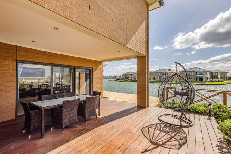 House  Point Cook