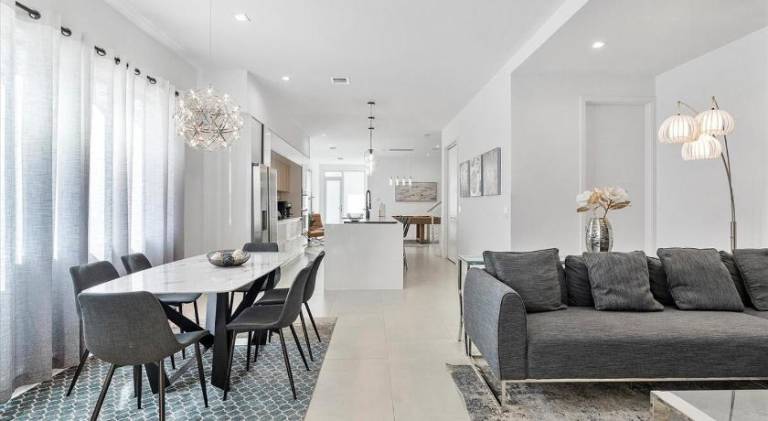 Miami Luxury 4BR Oasis with Private Pool, Outdoor Kitchen & Patio — photo 4
