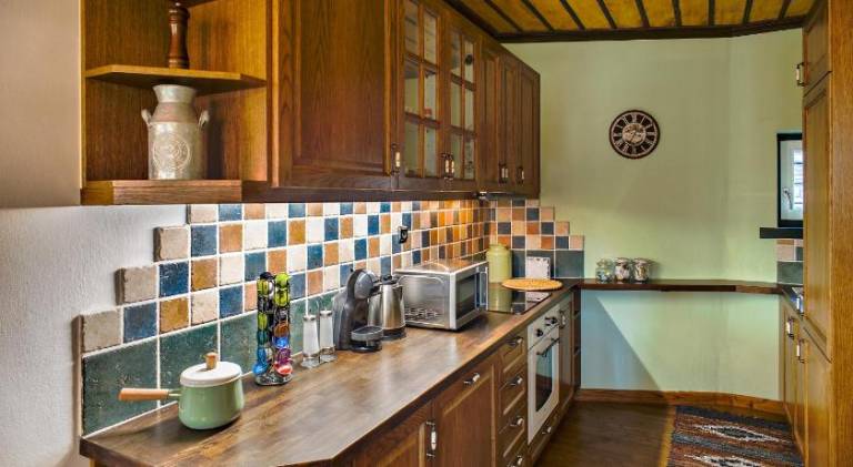 Ample vacation home with hot tub & patio | Pet-friendly — photo 3