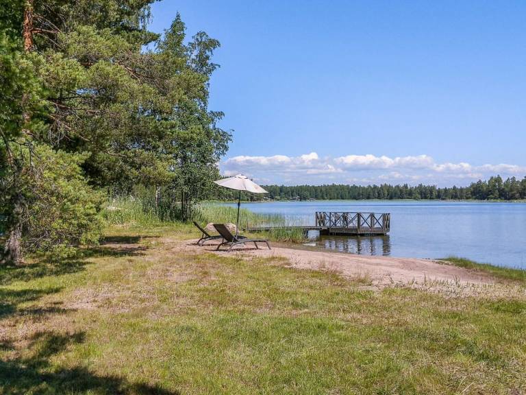 Vacation home with patio & sauna | Nature view — photo 3