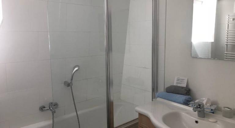 Holiday apartment with 2 rooms for 6 persons — photo 5