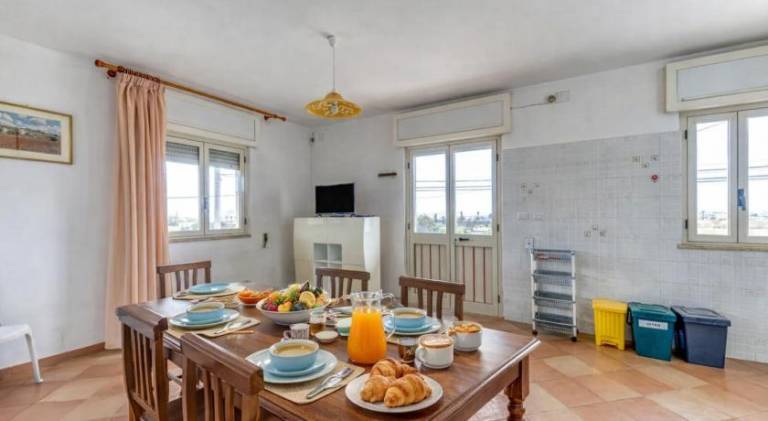 Apartment with 2 rooms for 6 persons in Salve